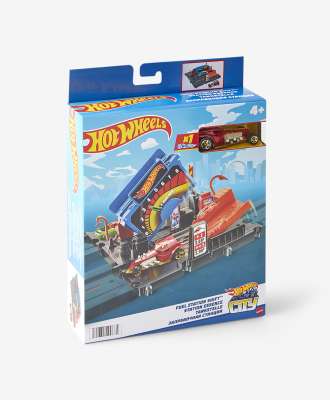 Sada Hot Wheels - SKU/PLU: 606649 Souprava Hot Wheels čerpací stanice je dokonalá hračka pro děti, které milují svět motorismu. Děti mohou do svých aut natankovat a připravit je na další cesty. Sada stimuluje kreativitu a umožňuje přehrávat různé scénáře související s každodenním používáním aut. Pro děti od 4 let.