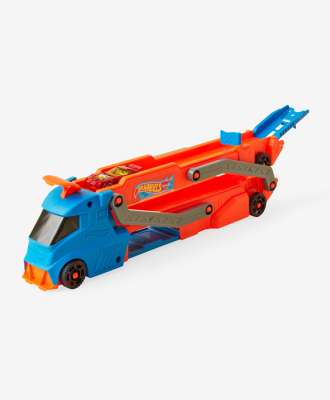 Vozidlo s přívěsem Hot Wheels - SKU/PLU: 614058 Vůz s přívěsem Hot Wheels je ideální hračka pro fanoušky rychlé jízdy. Sada umožňuje přepravu různých modelů Hot Wheels, díky čemuž je hra ještě více vzrušující. Ideální pro sběratele a fanoušky automobilových závodů. Součástí sady je také autíčko.